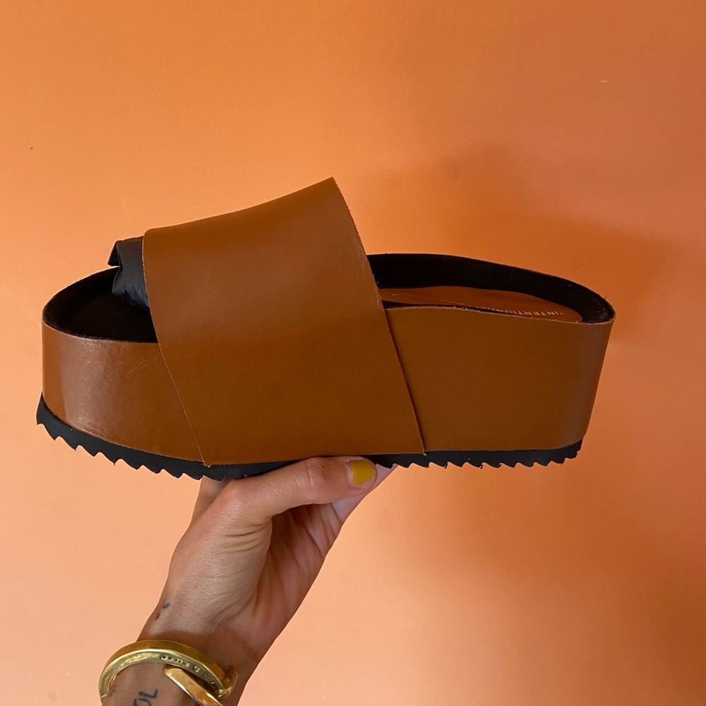 NIB Intentionally blank cooper sandals size 5.5